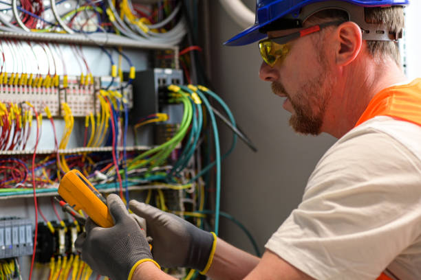 Best Affordable Emergency Electrician  in Del Rey, CA